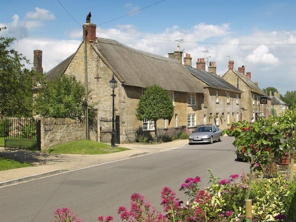 Lord Poulett Arms Hotel Bristol Esterno foto